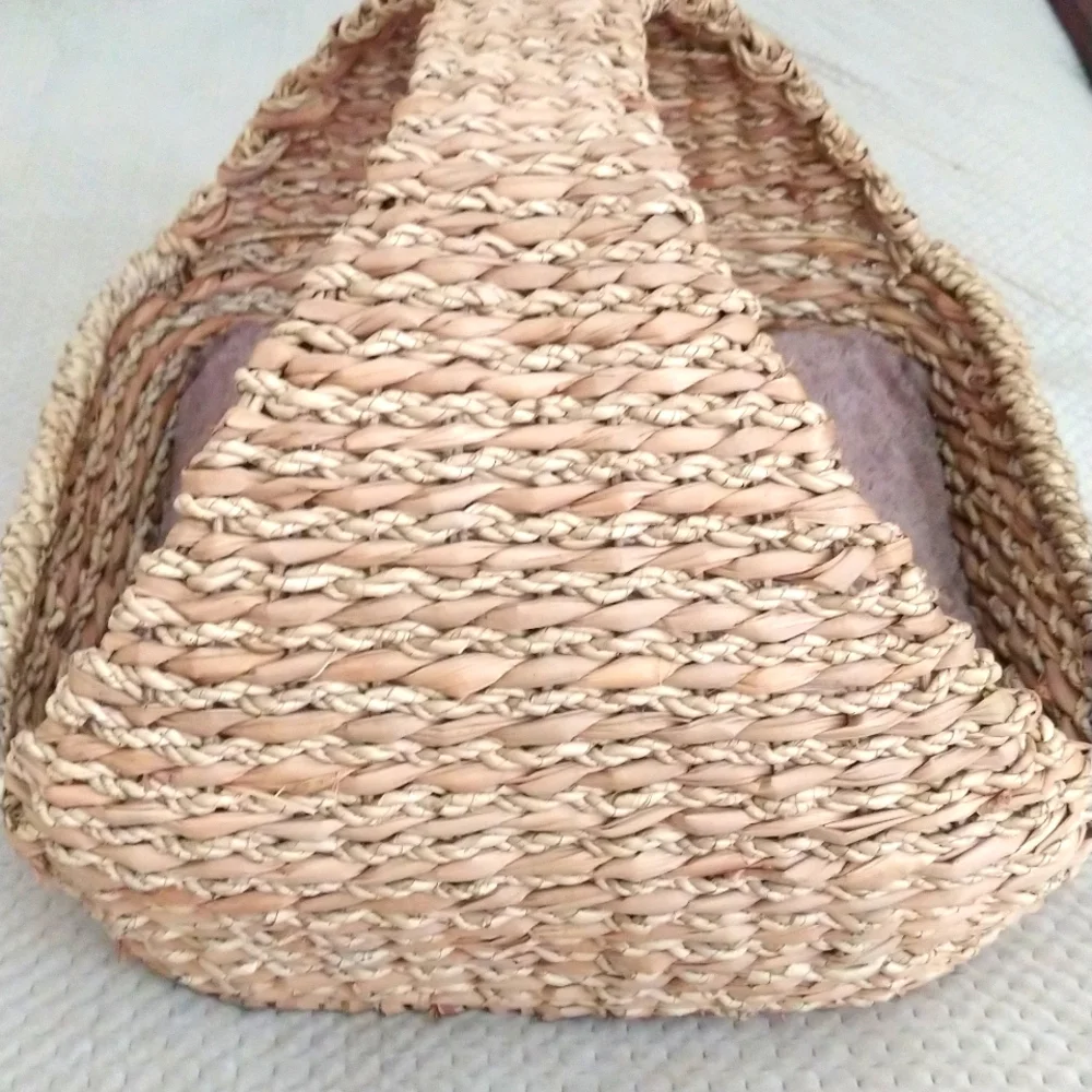 Woven Basket with Plush Cushion Pet Bed Excellent Condition